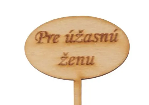 DEKORACIA VYREZ Z DREVA PRE UZASNU Z