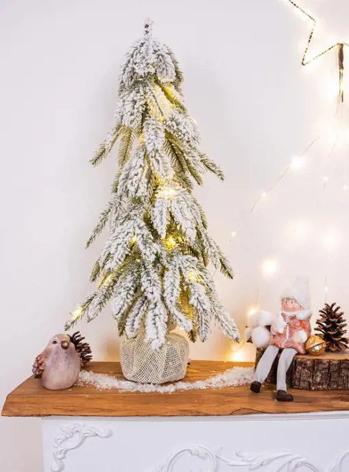 VO -STROMCEK SMREK ZASNEZENY 20LED