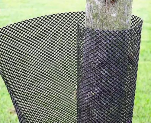 CHRANIC NA KMEN 33x110cm /3x3mm/
