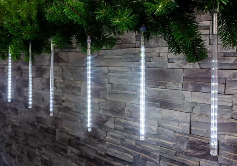 VO -LED OSVETLENIE ICICLE 8 CENCULOV